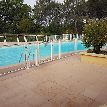 Dans La Du Golf Saint-Raphael (Var)